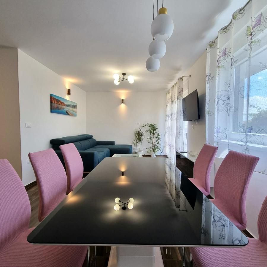 טרוגיר Apartments Happiness מראה חיצוני תמונה