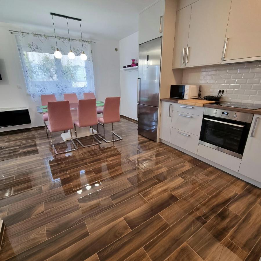 טרוגיר Apartments Happiness מראה חיצוני תמונה