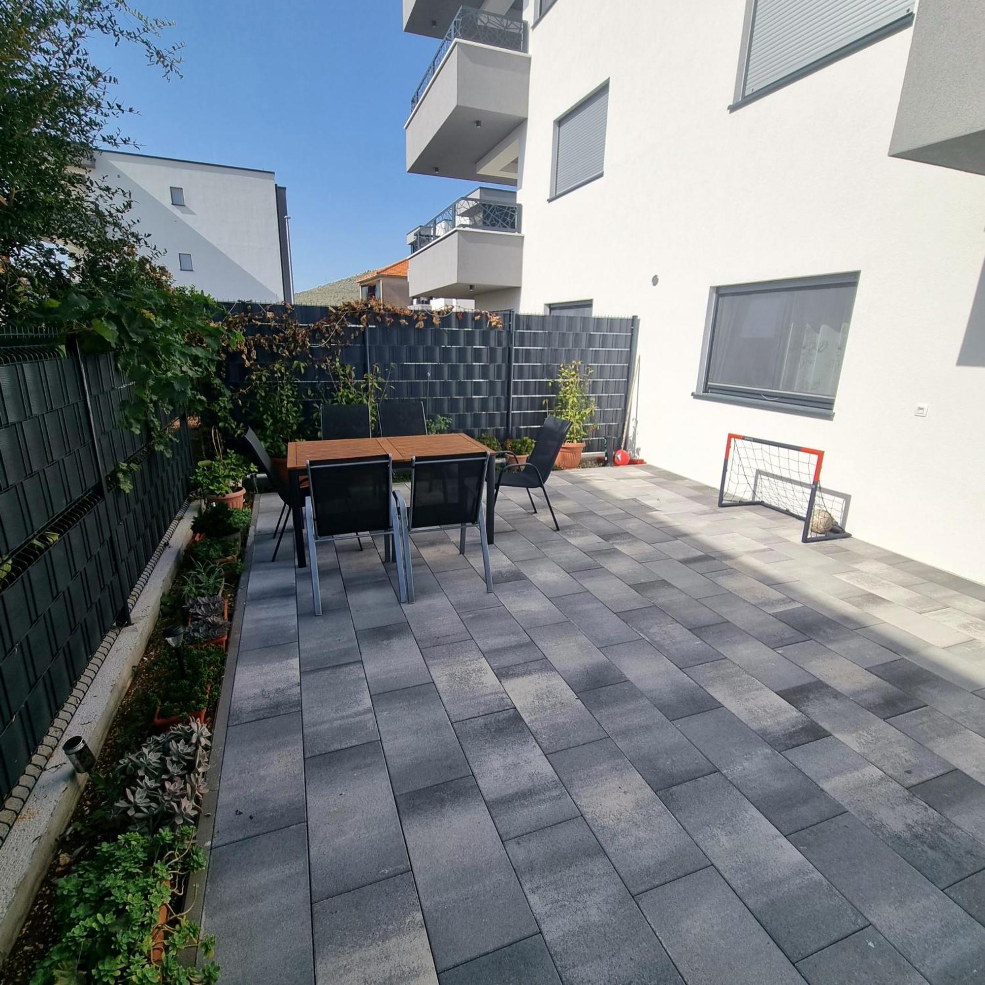 טרוגיר Apartments Happiness מראה חיצוני תמונה